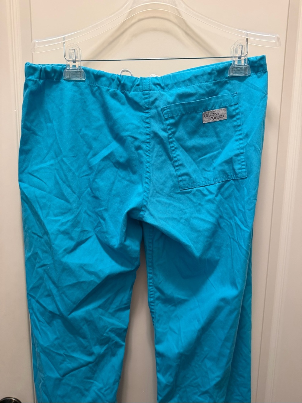 Urbane Bright Turquoise V-Neck Medical Scrub Set! - Picture 12 of 15
